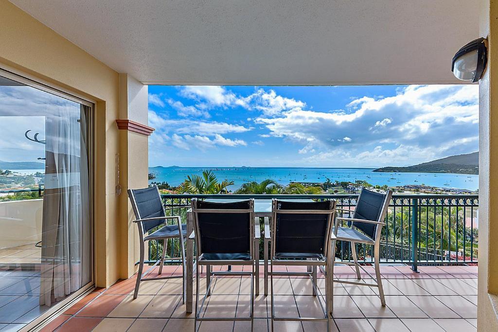 Point Break On Airlie Apartment Airlie Beach