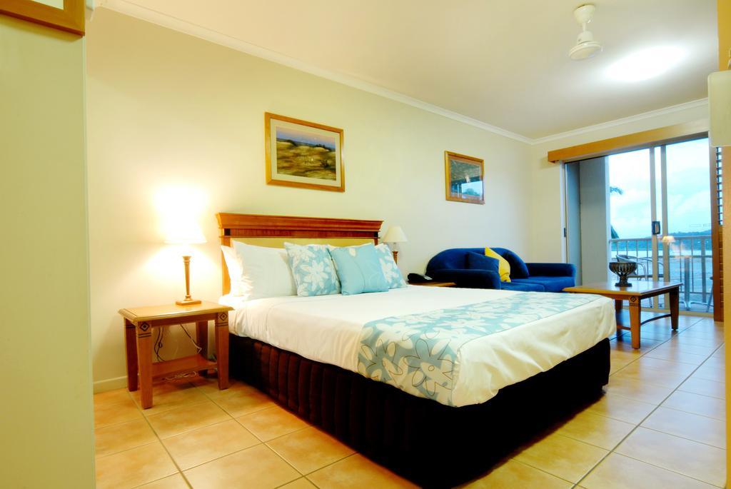 At Boathaven Bay 4* Airlie Beach