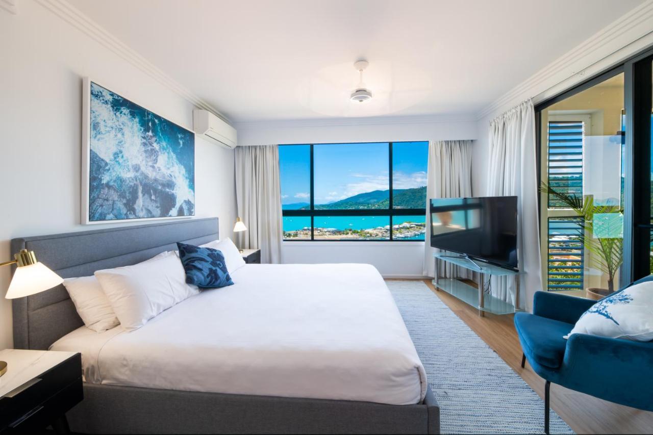 Pinnacles * Airlie Beach