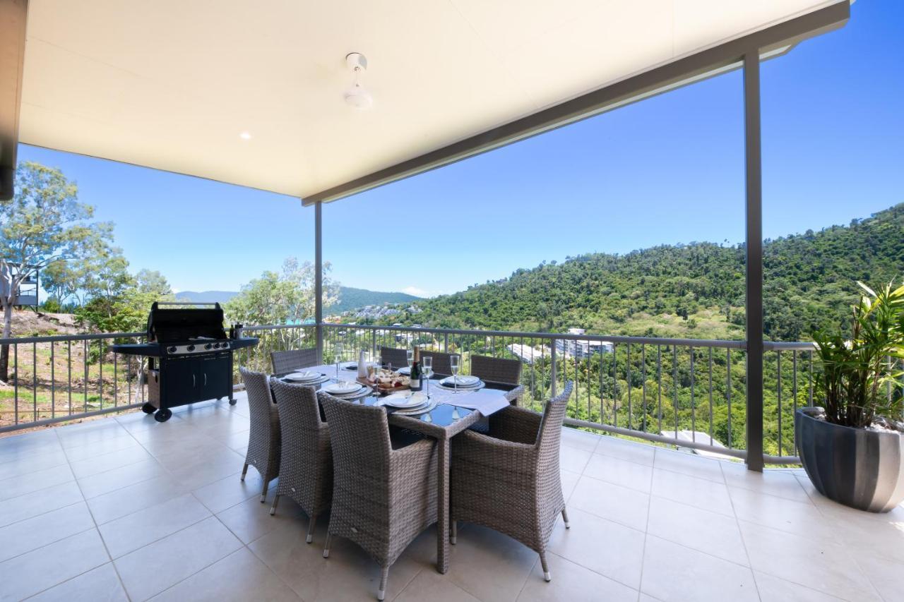Mountain View On Airlie Holiday home