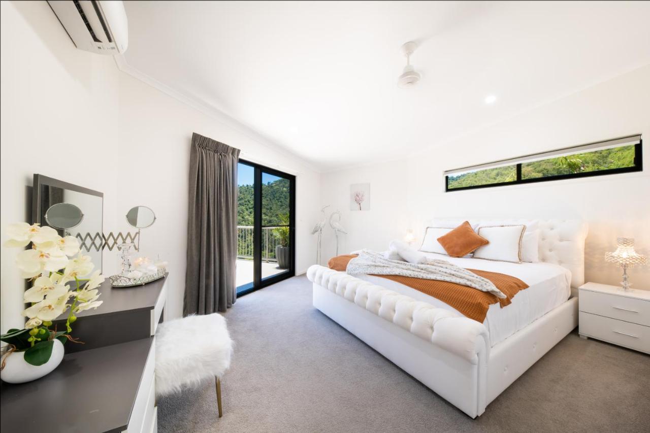 Mountain View On Airlie Holiday home