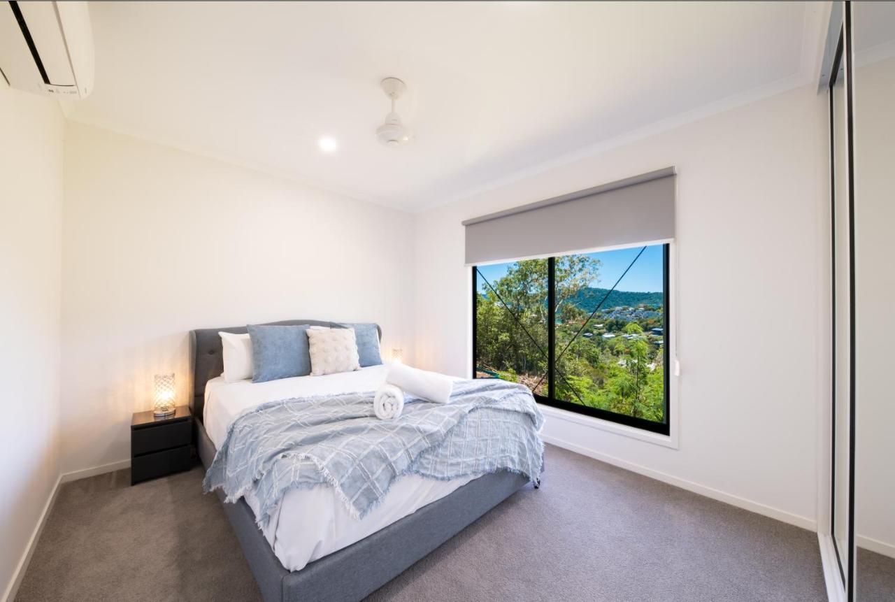 Mountain View On Airlie Holiday home *