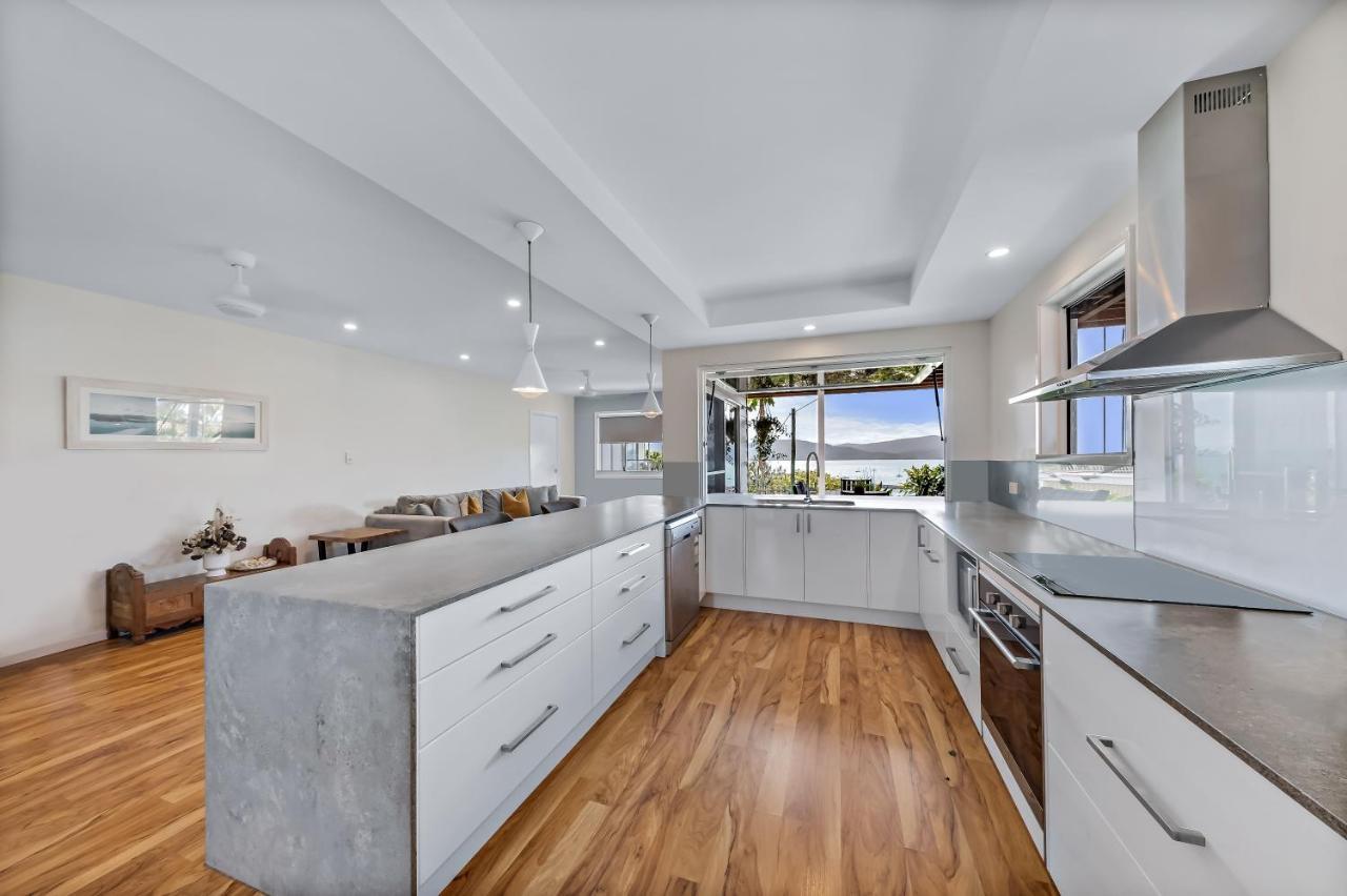 Nautical Views - Airlie Holiday home *