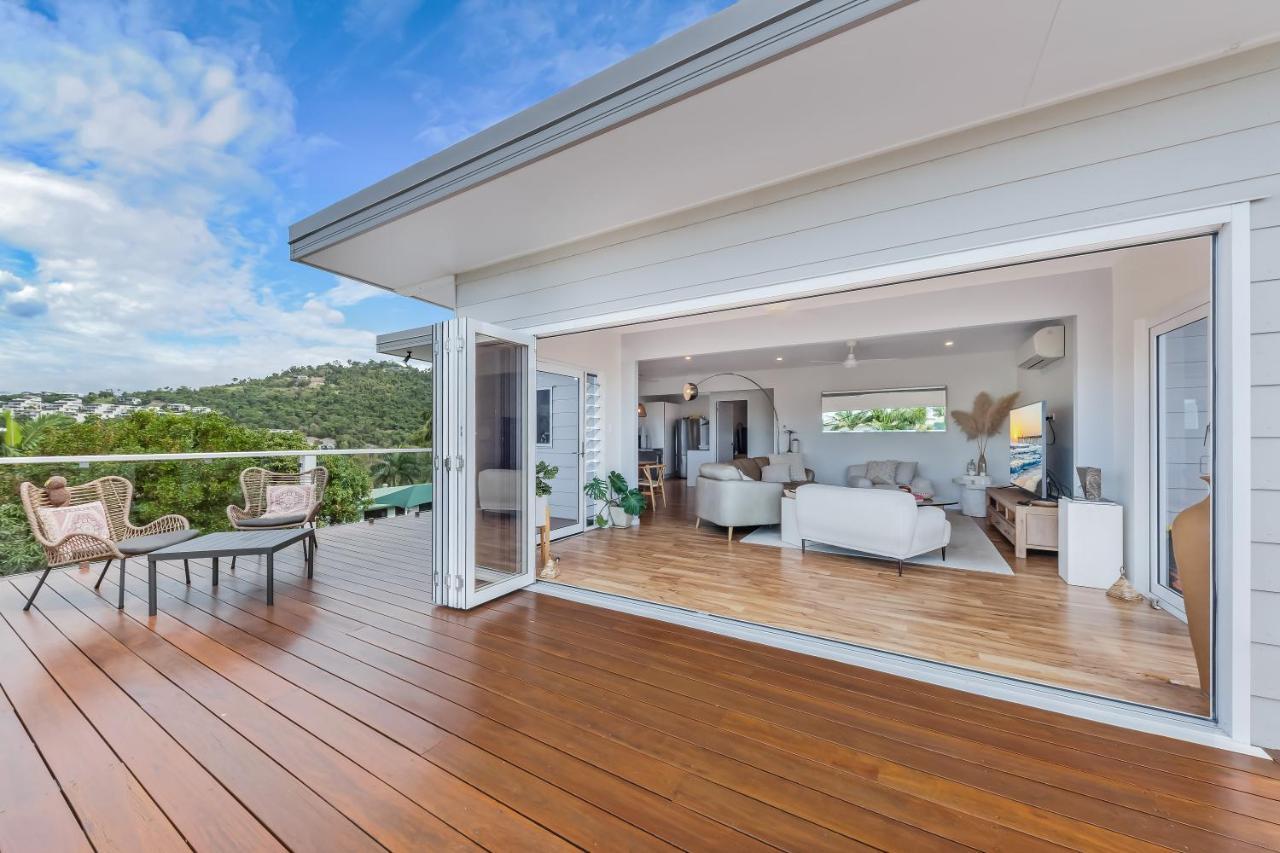 Nautical Views - Airlie *