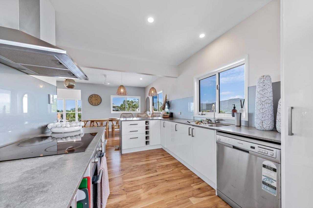 Nautical Views - Airlie Holiday home