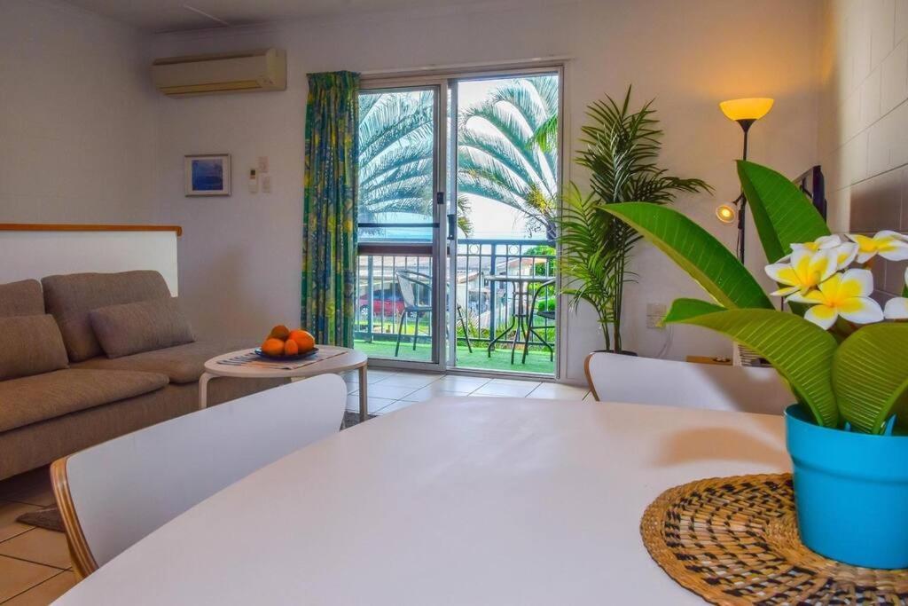 Coolview Airlie Beach