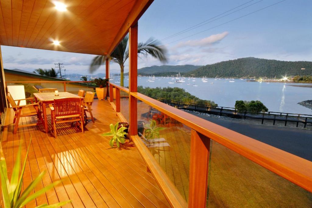 Airlie Waterfront Bed & Breakfast 4*