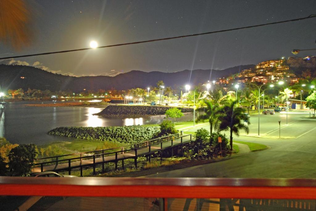 Airlie Waterfront Bed & Breakfast 4*
