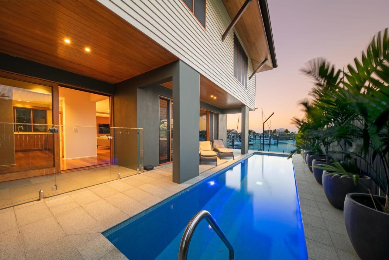 Airlie Waterfront Luxury At 10 The Cove * Airlie Beach