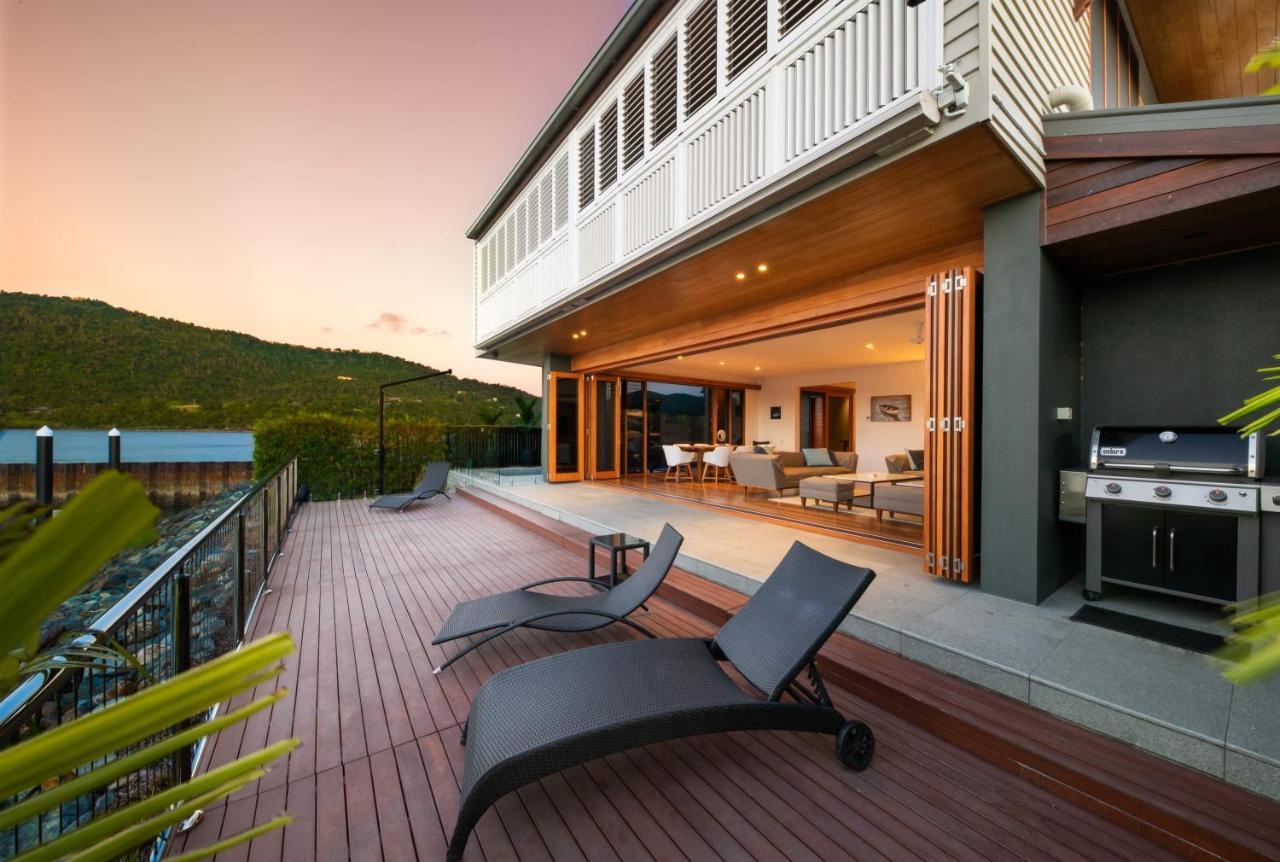 Airlie Waterfront Luxury At 10 The Cove Holiday home Airlie Beach