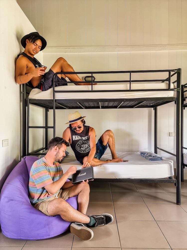 Nomads Airlie (adults Only) Hostel