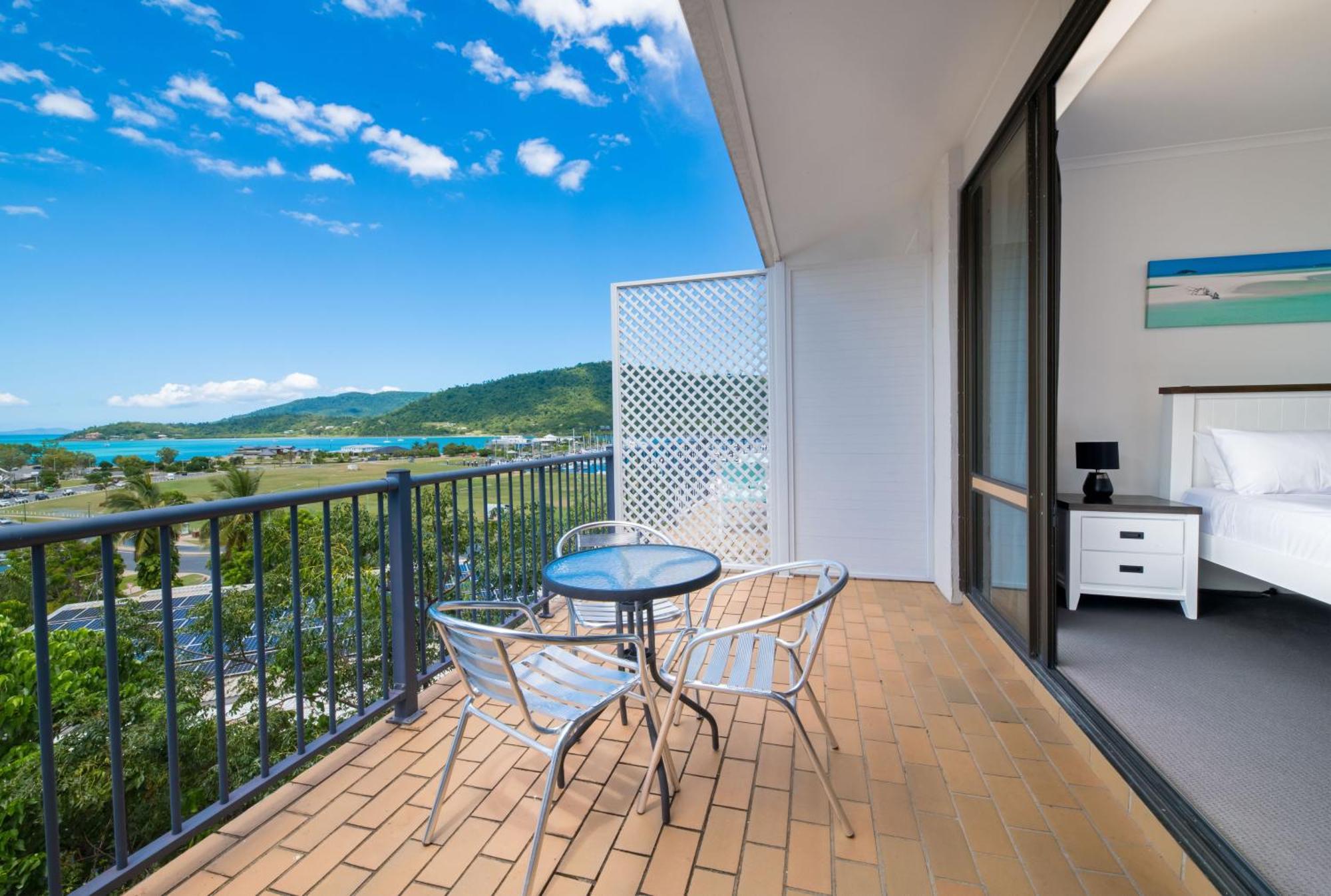 Ocean Views At Whitsunday Terraces Aparthotel Airlie Beach