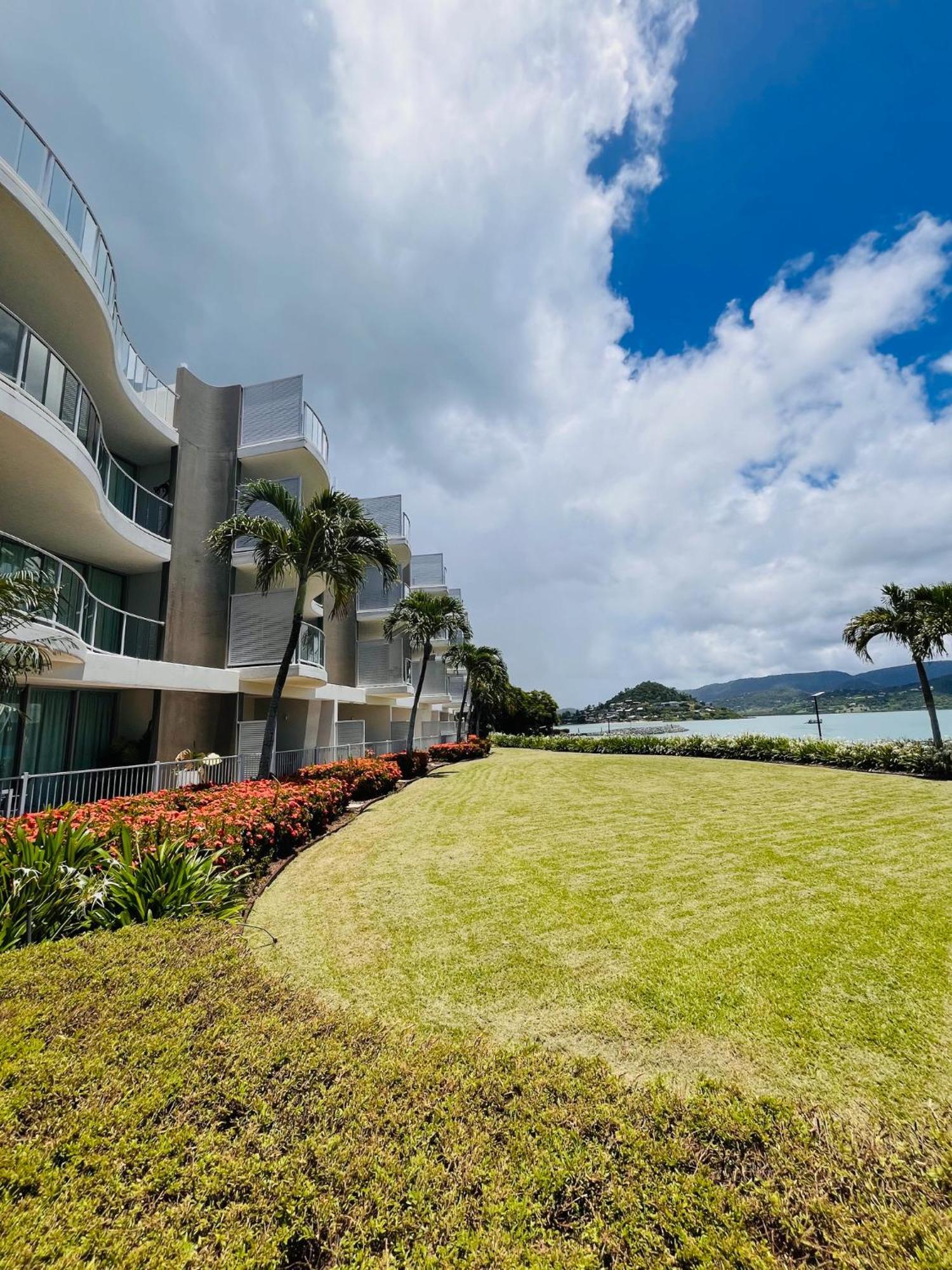 At Marina Shores 5* Airlie Beach