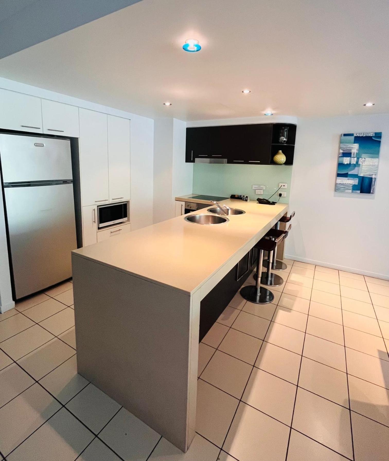 At Marina Shores 5* Airlie Beach
