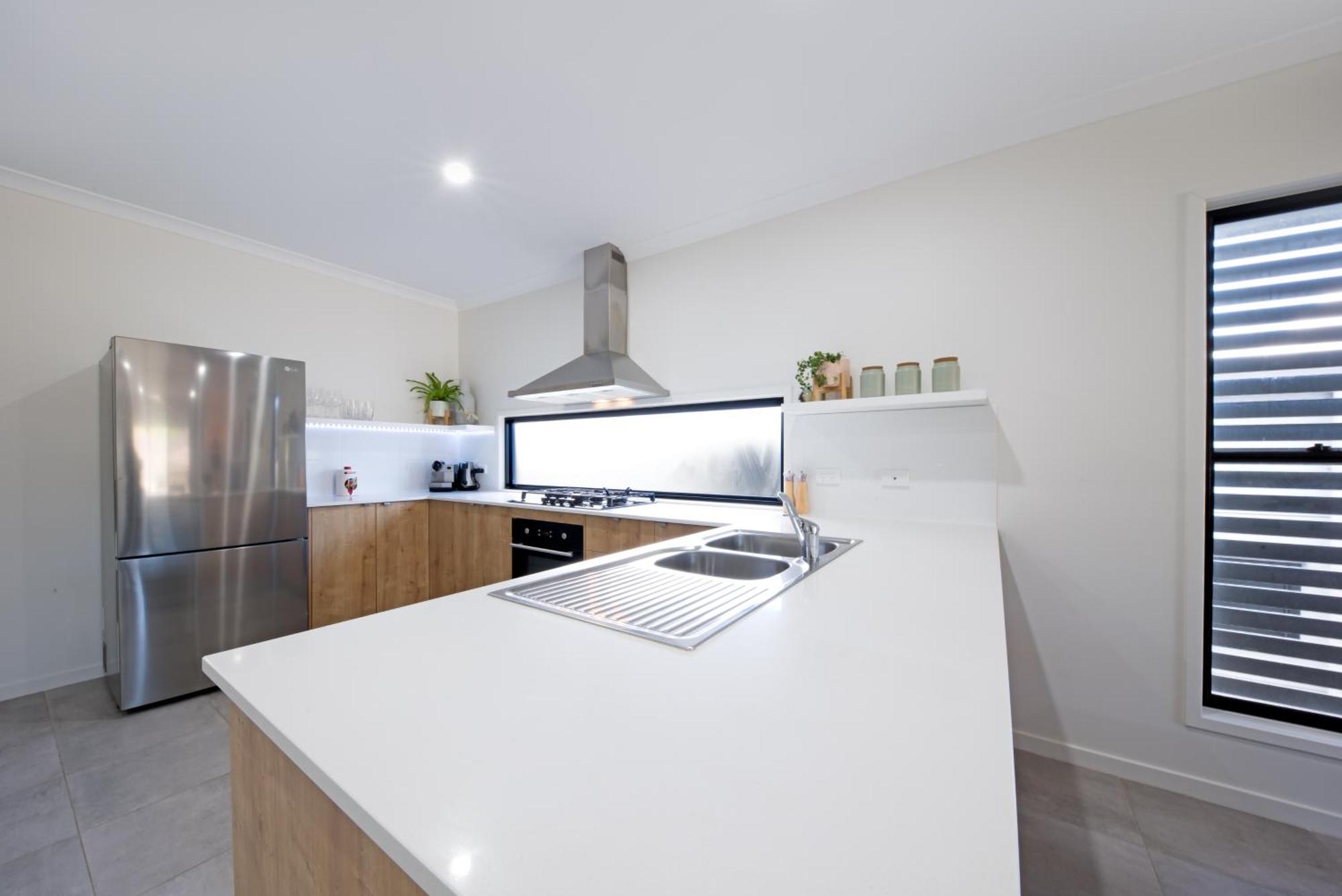 Whitsunday Whisper Terrace - Townhouse Pets Airlie Holiday home