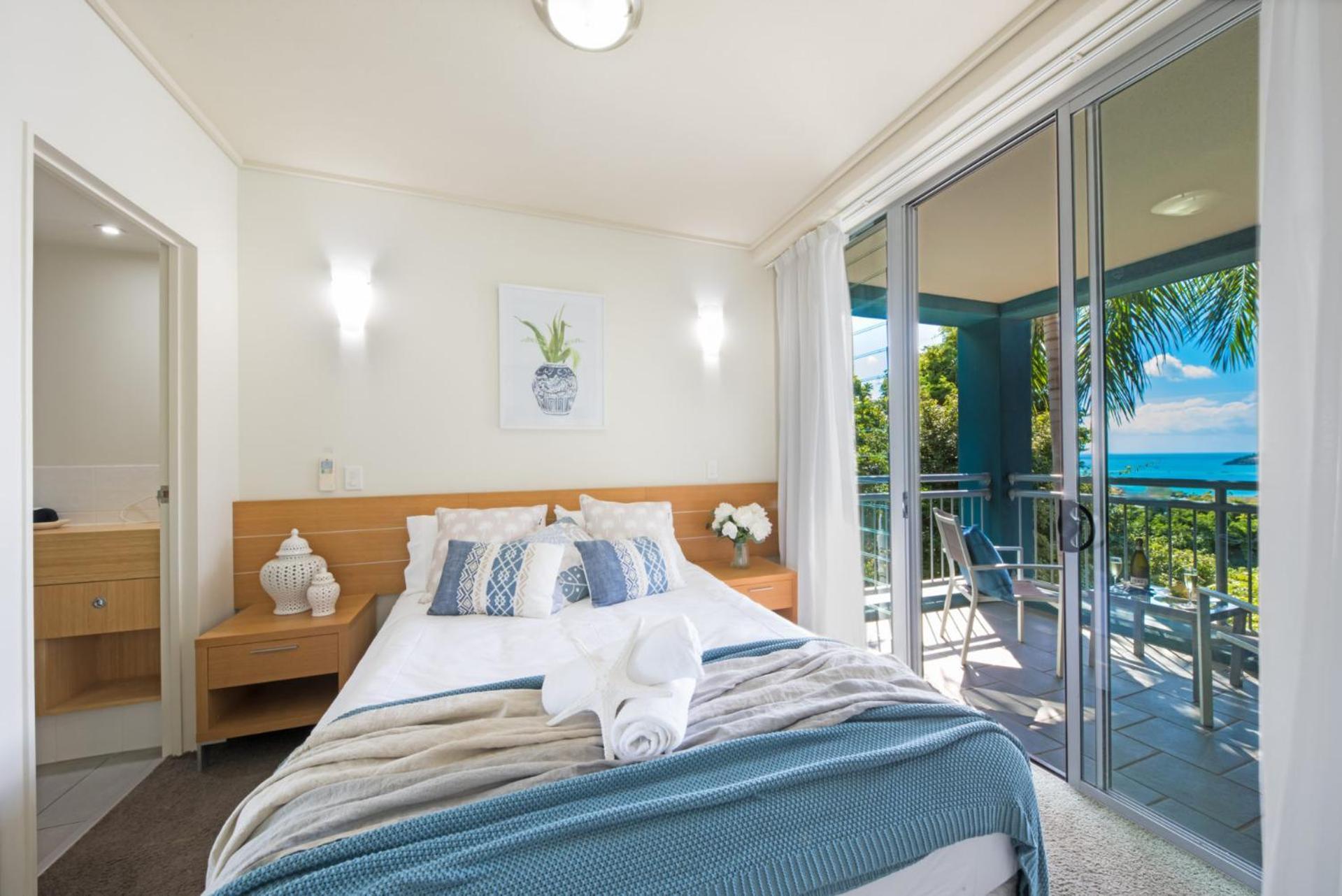 Apartment Coastal Charm On Airlie *