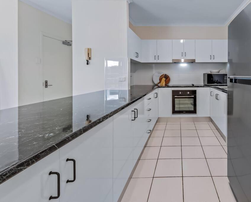 New! Gorgeous 2br With Stunning Ocean Views! Apartment