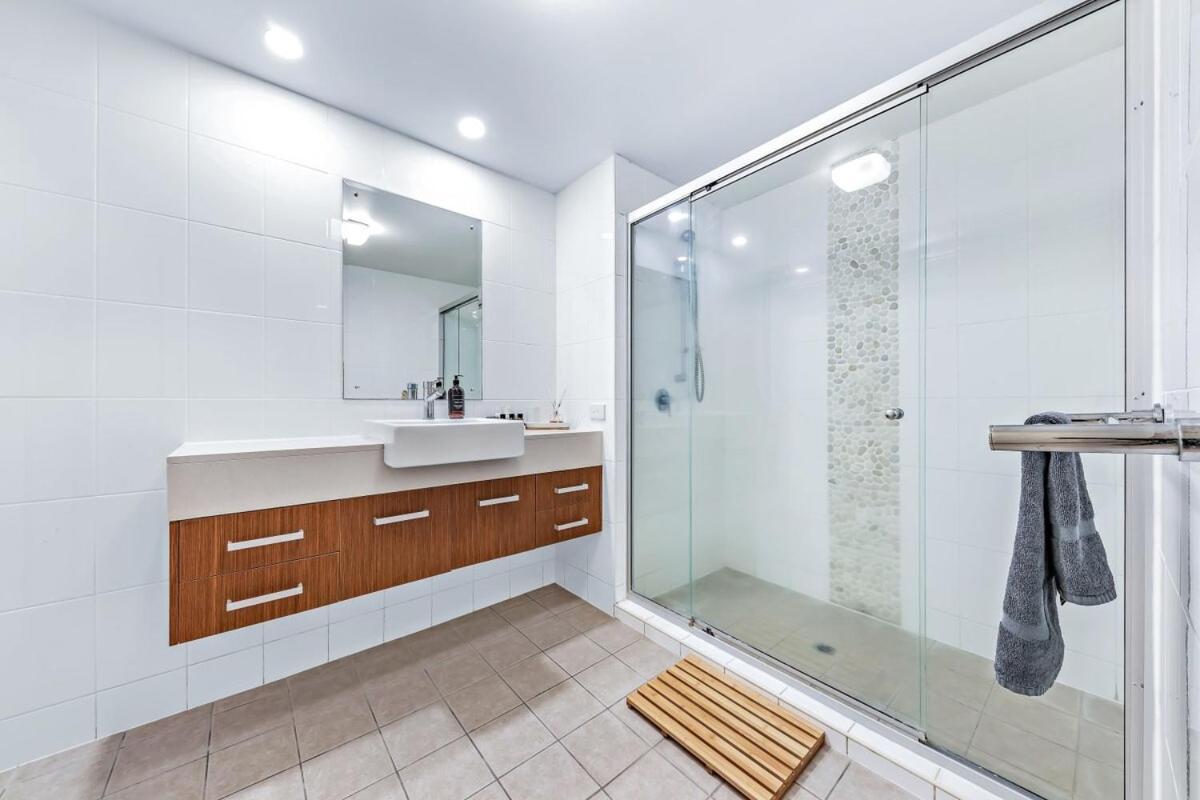 Serenity And Views At Searene 21 * Airlie Beach
