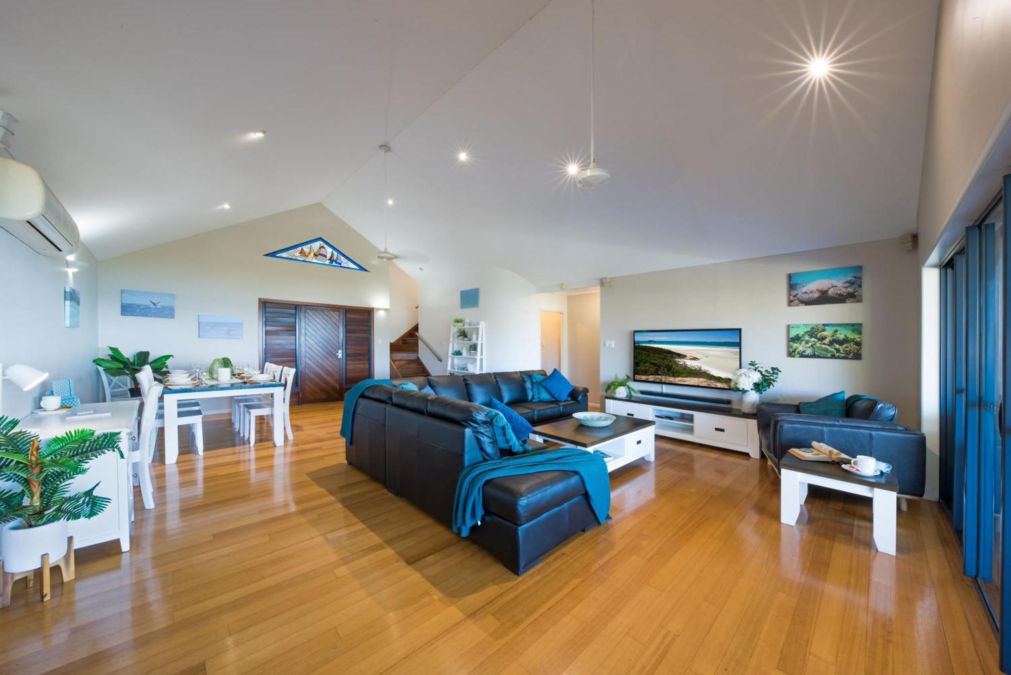 Nautilus On Nara - Spacious Airlie With Ocean Views Holiday home Airlie Beach