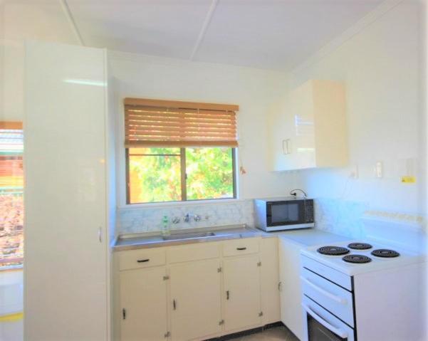 Qcwa Cheerful - Airlie Beach