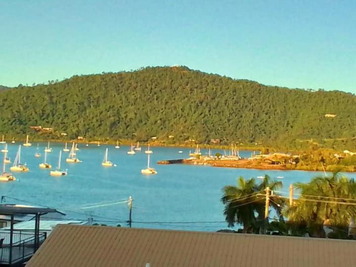 Qcwa Cheerful - Holiday home Airlie Beach