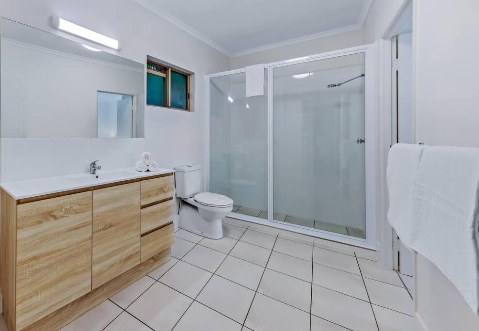 Apartment New! Gorgeous 2br With Stunning Ocean Views! Airlie Beach