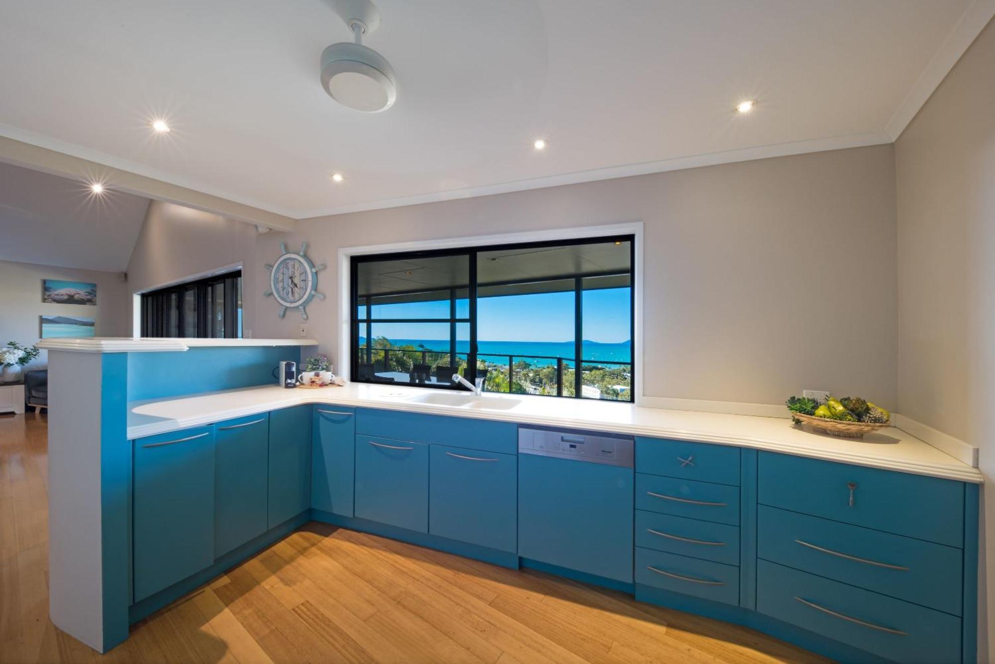 Nautilus On Nara - Spacious Airlie With Ocean Views * Airlie Beach
