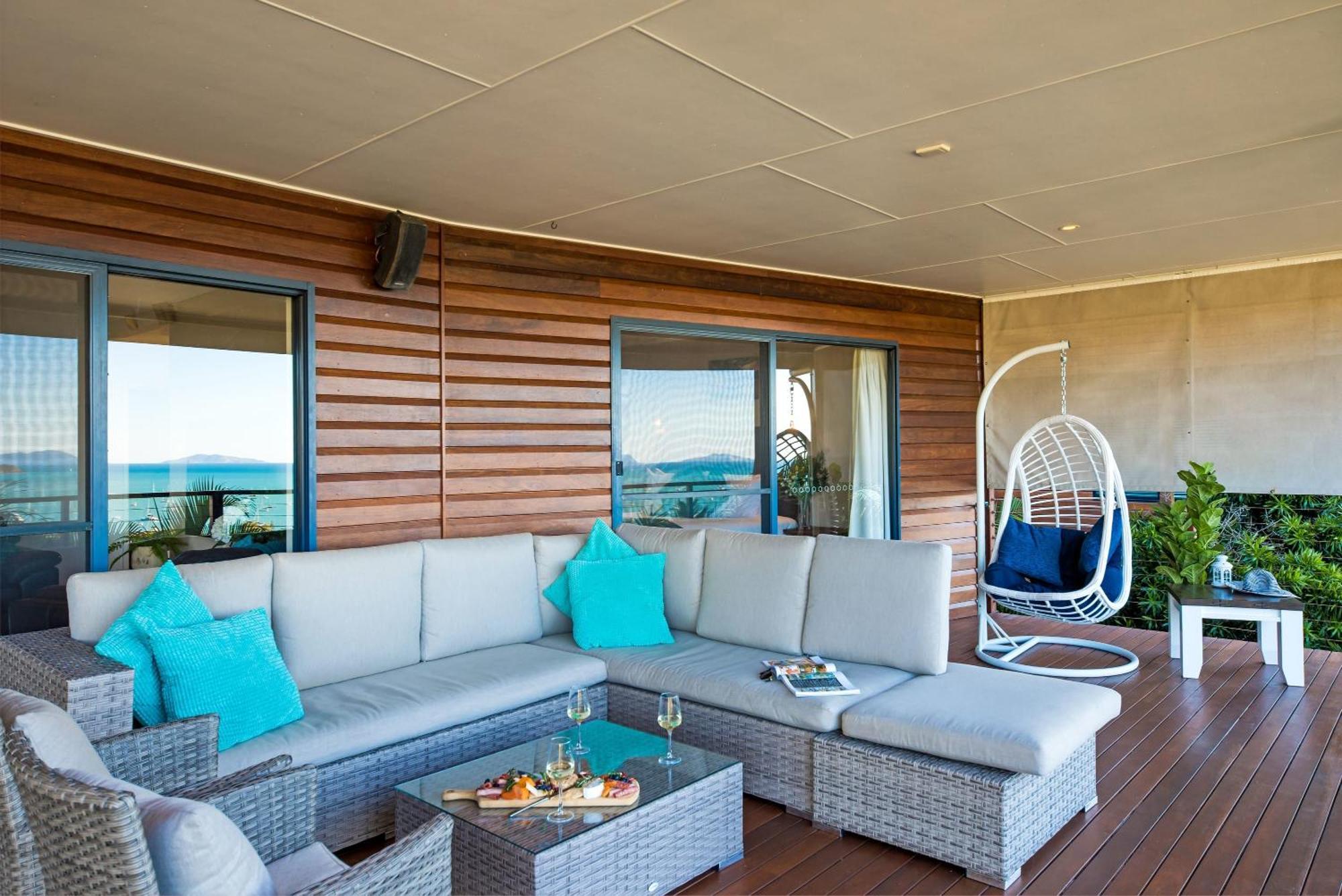 Holiday home Nautilus On Nara - Spacious Airlie With Ocean Views