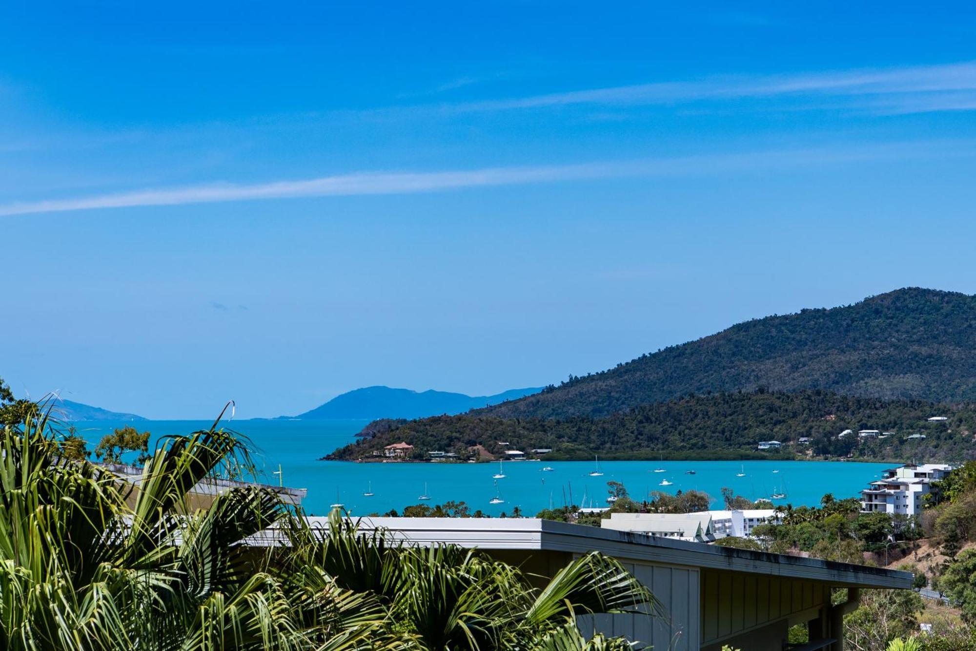 Airlie Summit Aparthotel 4*