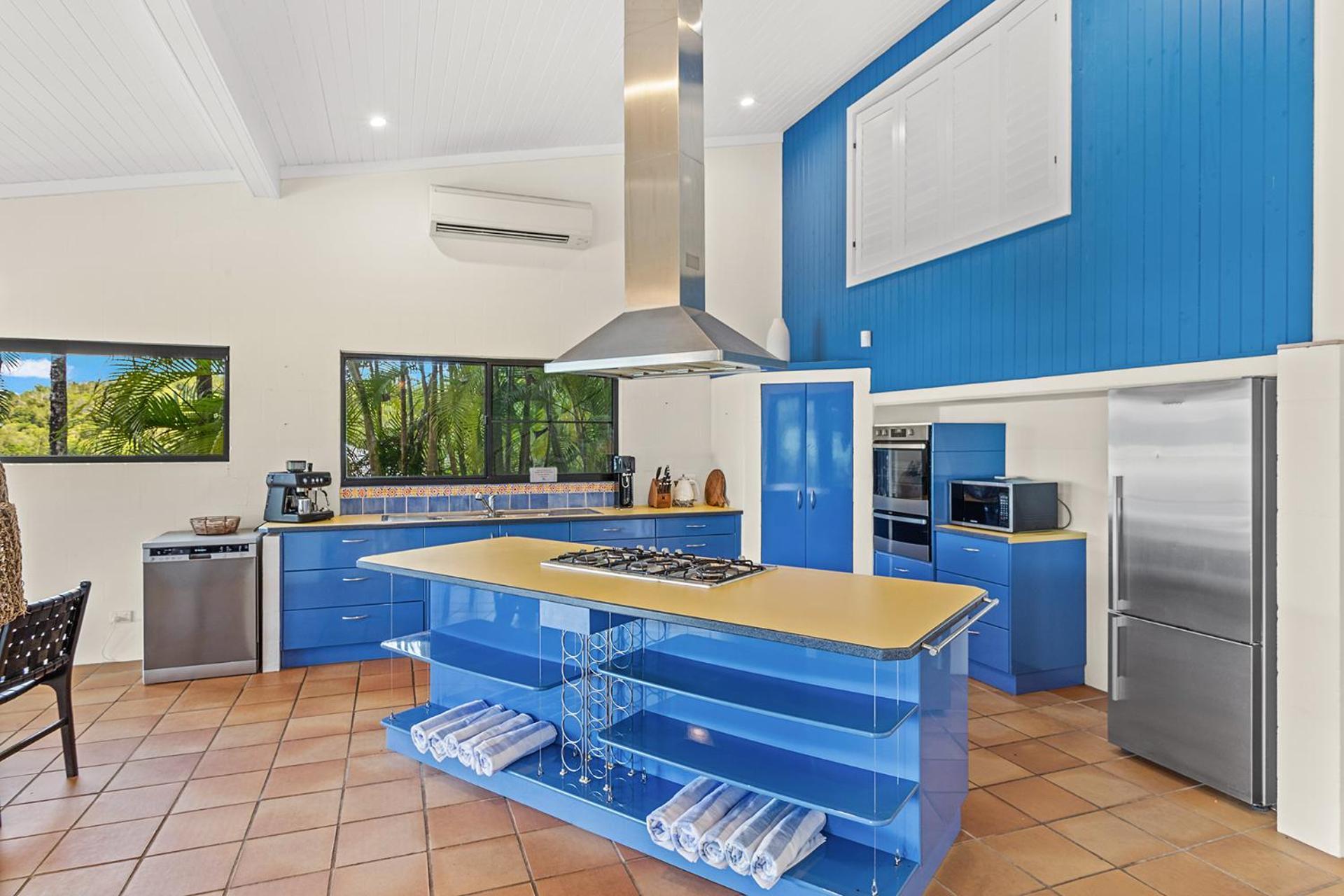 Kokomo * Airlie Beach