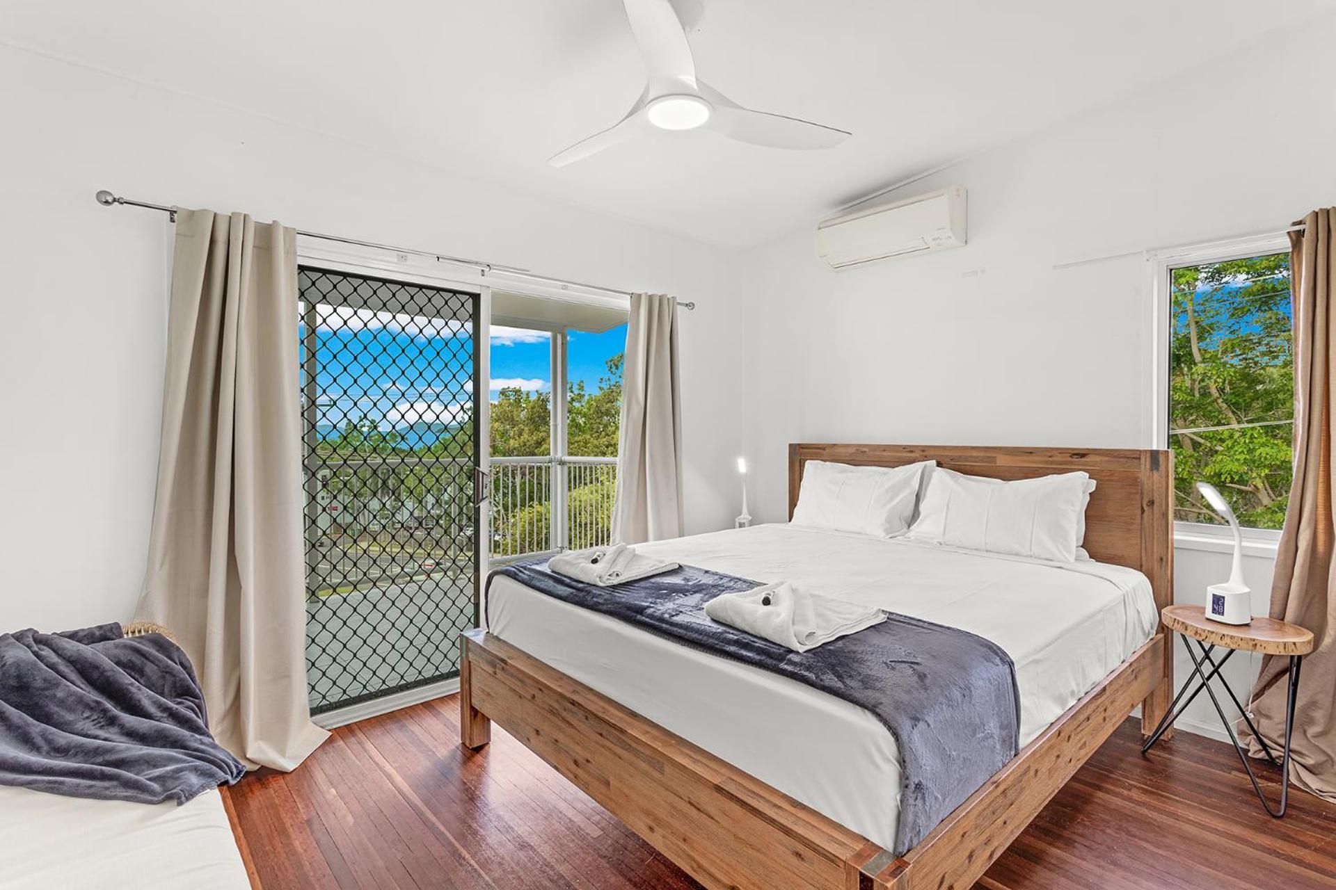Whiskey On Orana * Airlie Beach