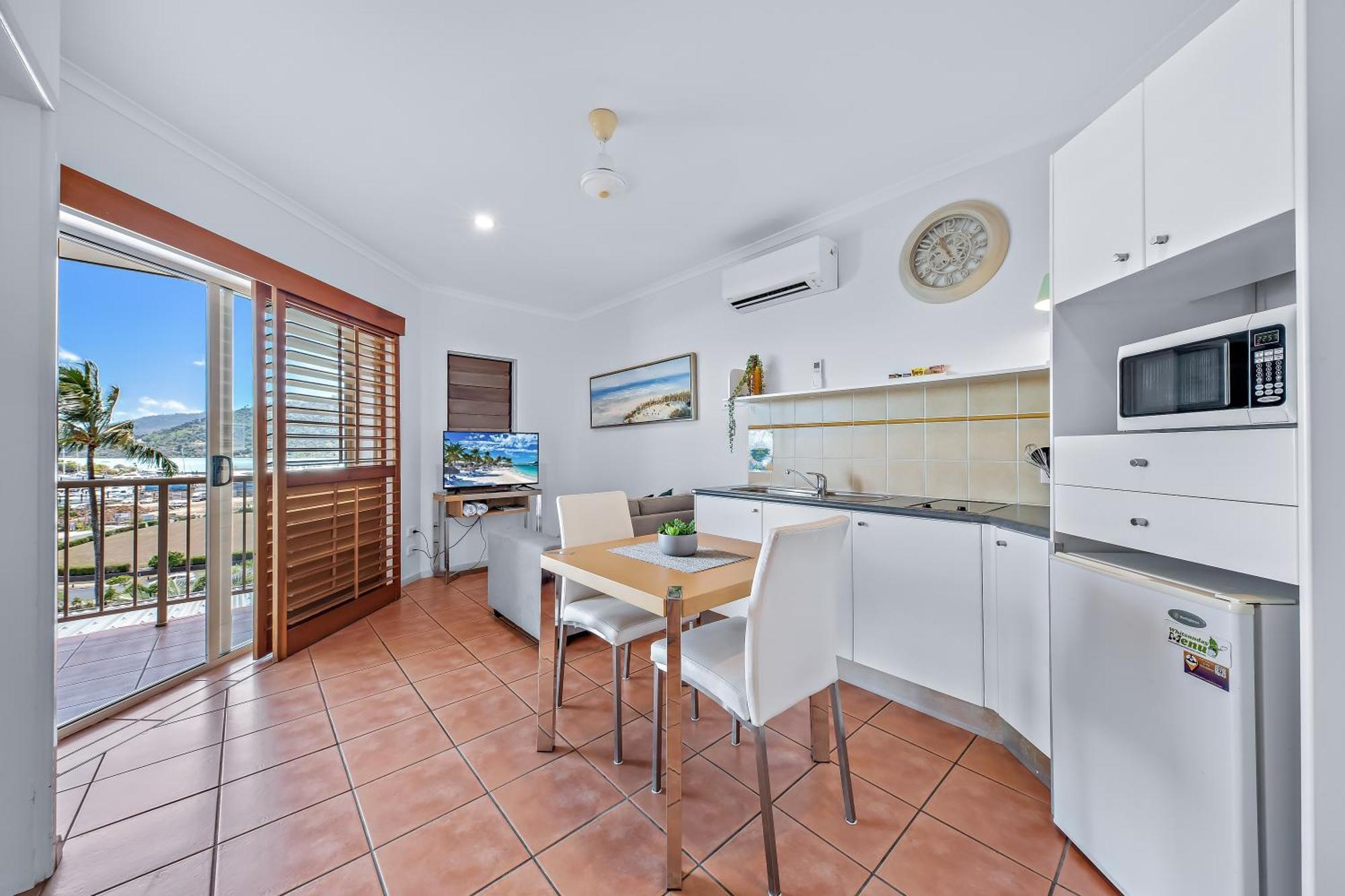Haven 17b Ocean View Apartment