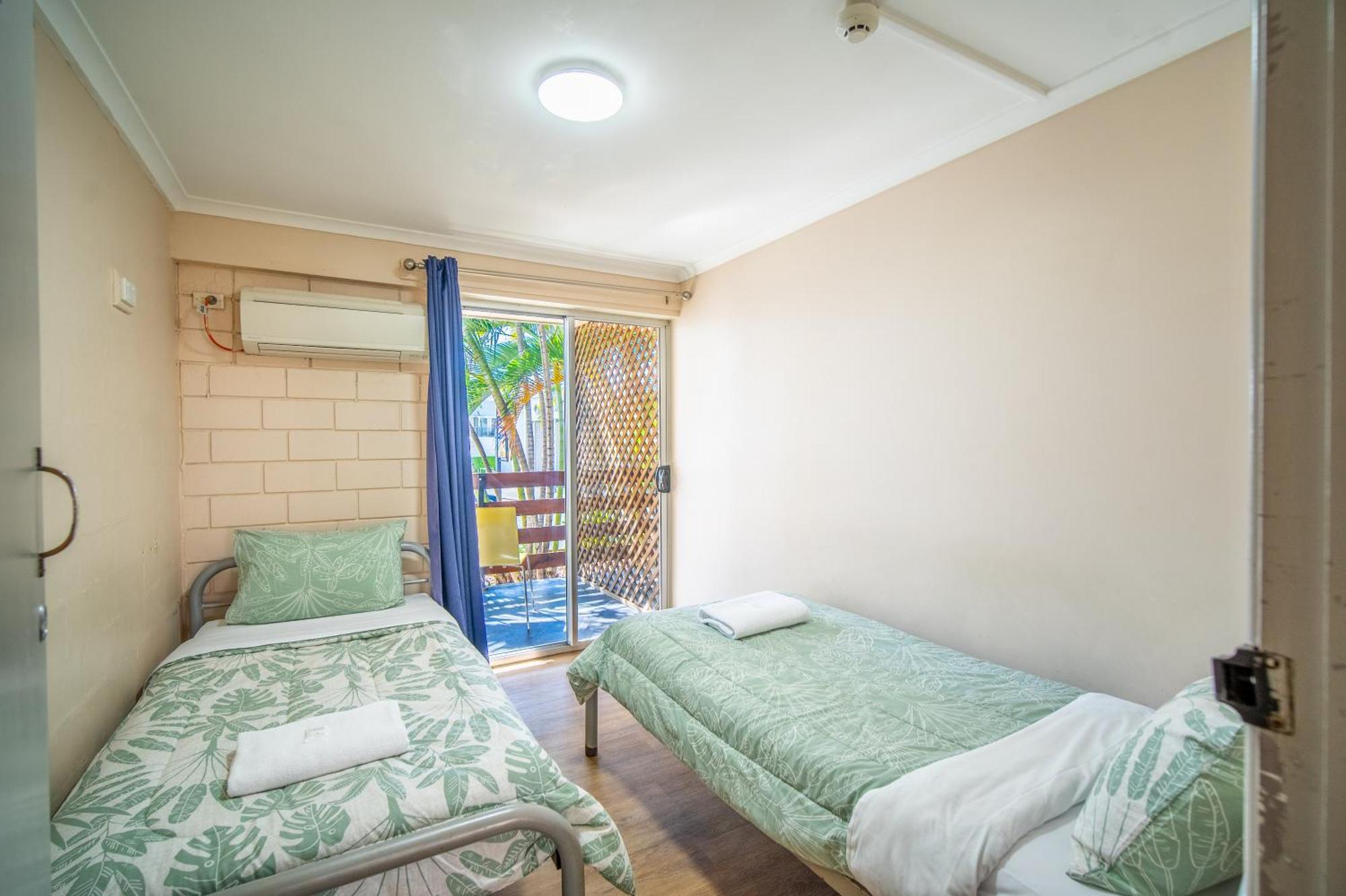 The Hostel, Airlie *