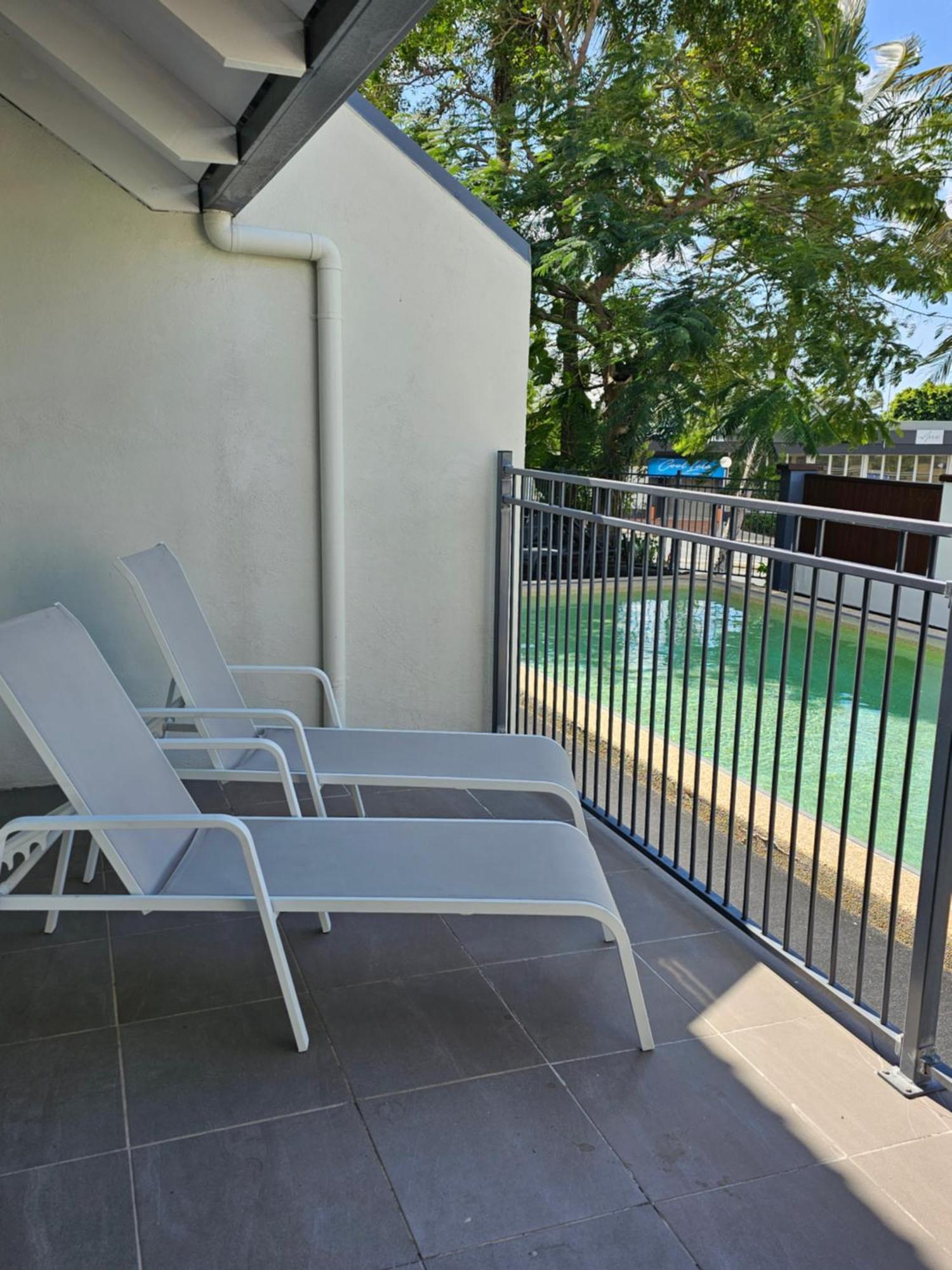 Airlie Seaview Aparthotel 4*