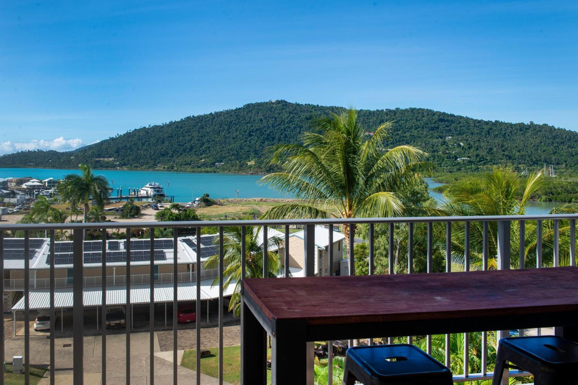 Coral Sea Vista Aparthotel 3*