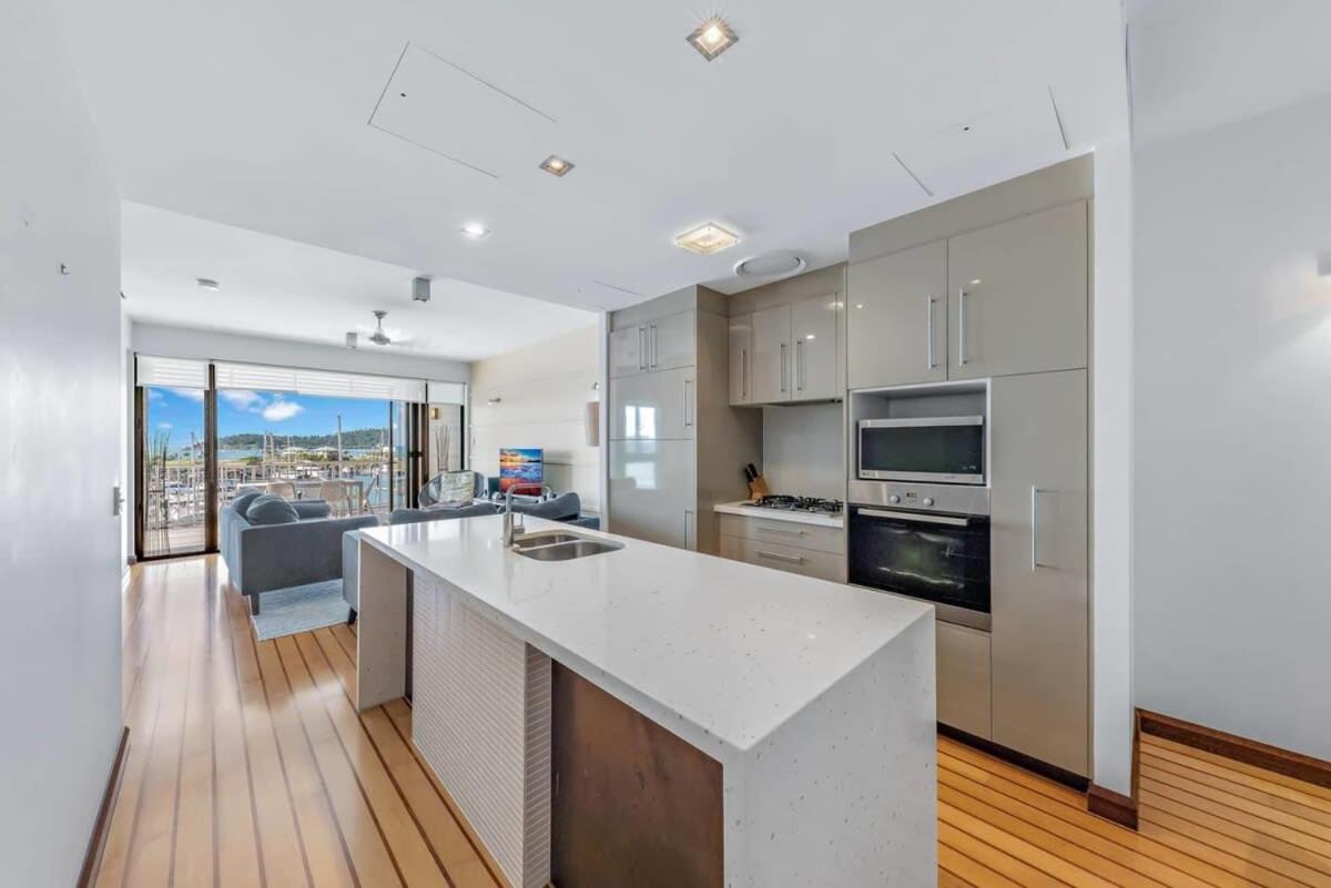 Apartment Marina Living With Whitsundays Lifestyle