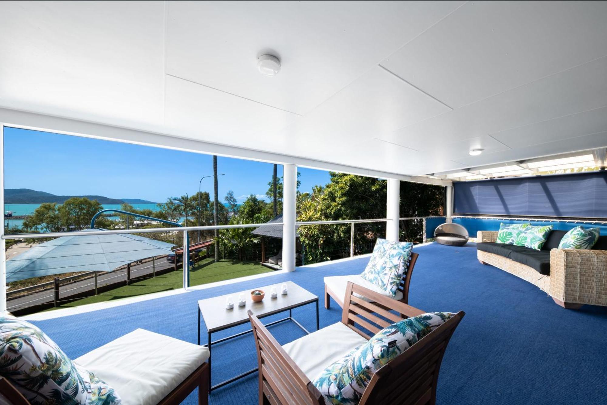 Holiday home 'sail Away' Airlie House With Marina Views *