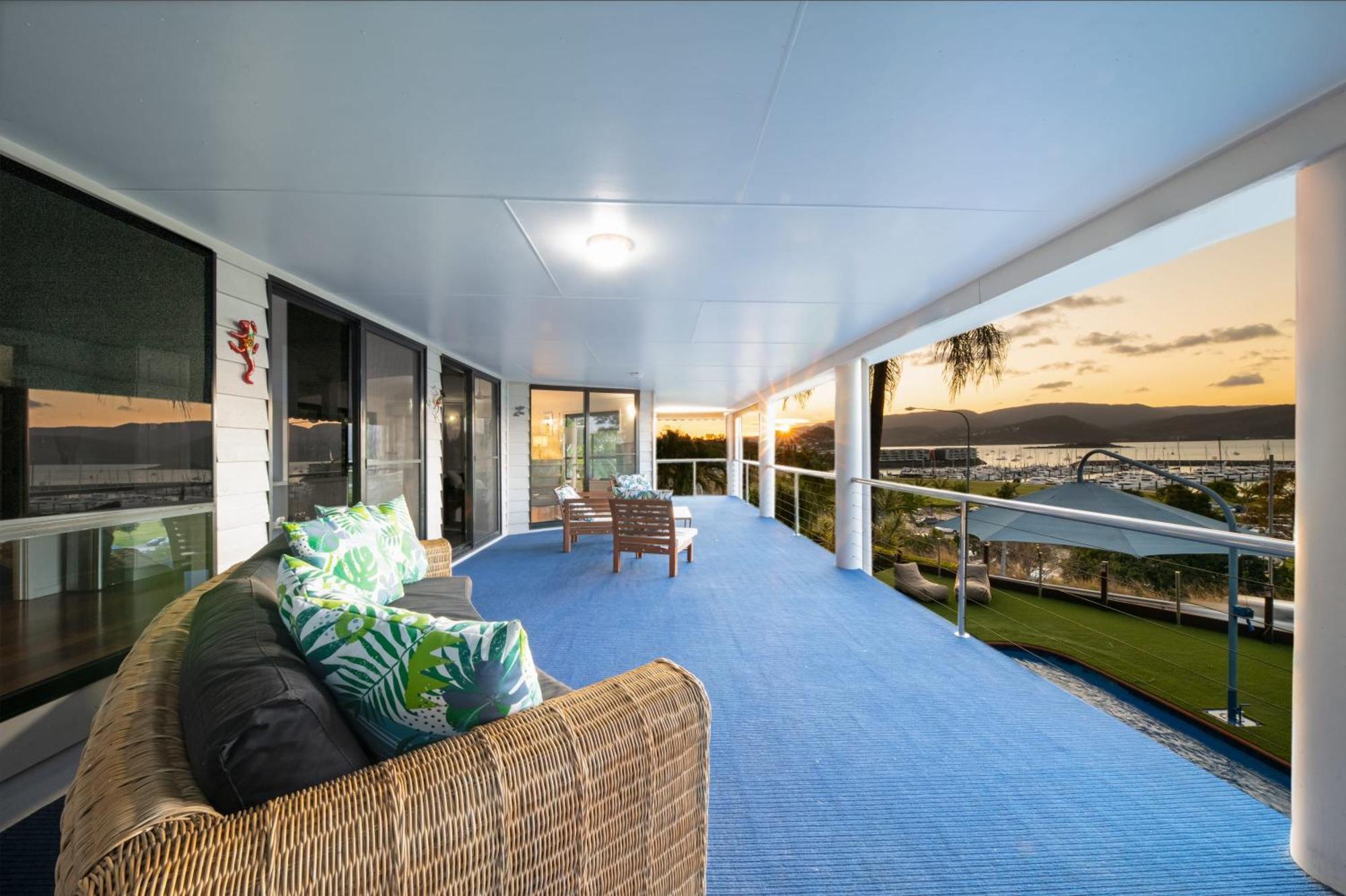 Holiday home 'sail Away' Airlie House With Marina Views Airlie Beach
