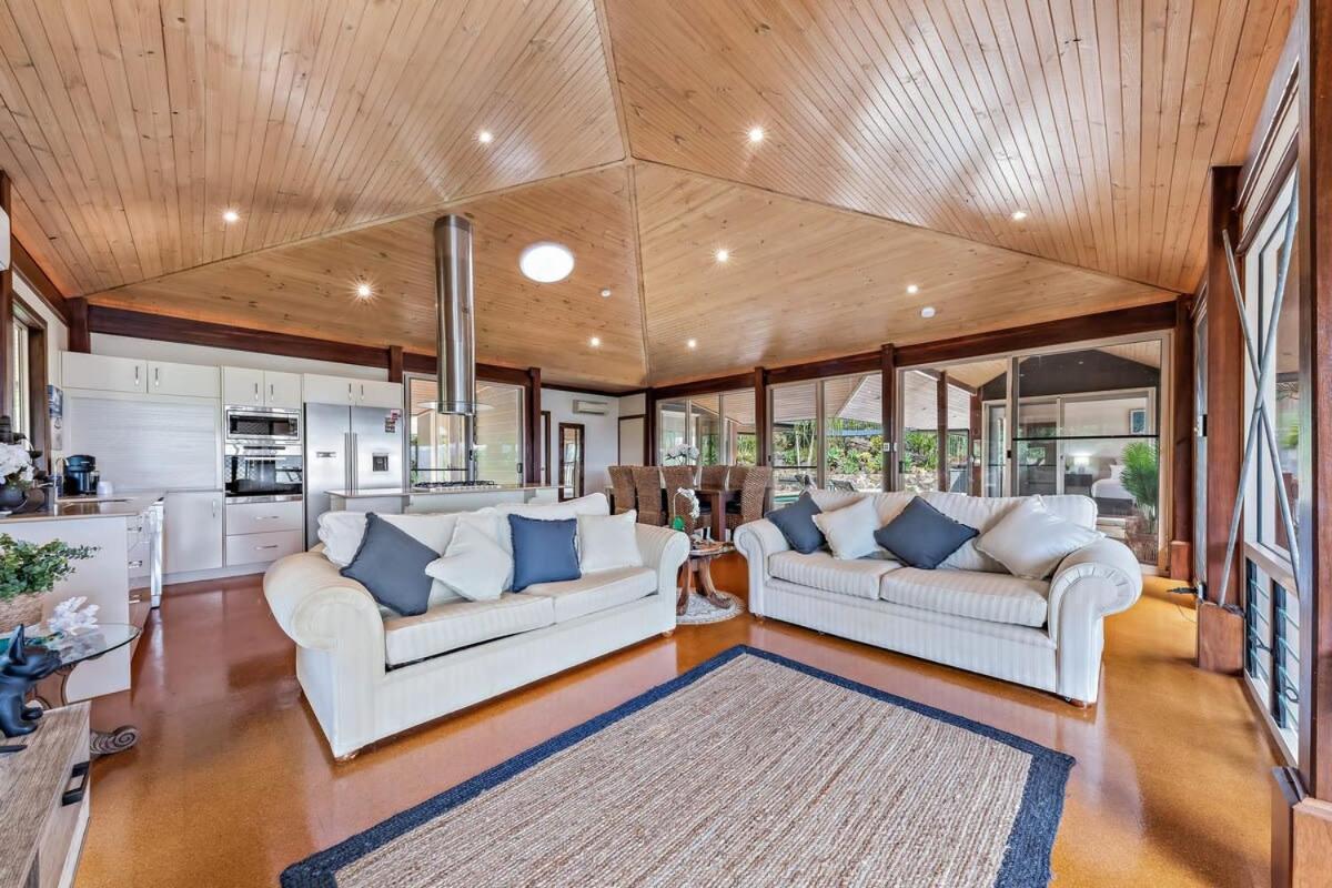 Idyllic Whitsunday With Amazing Views Holiday home Airlie Beach