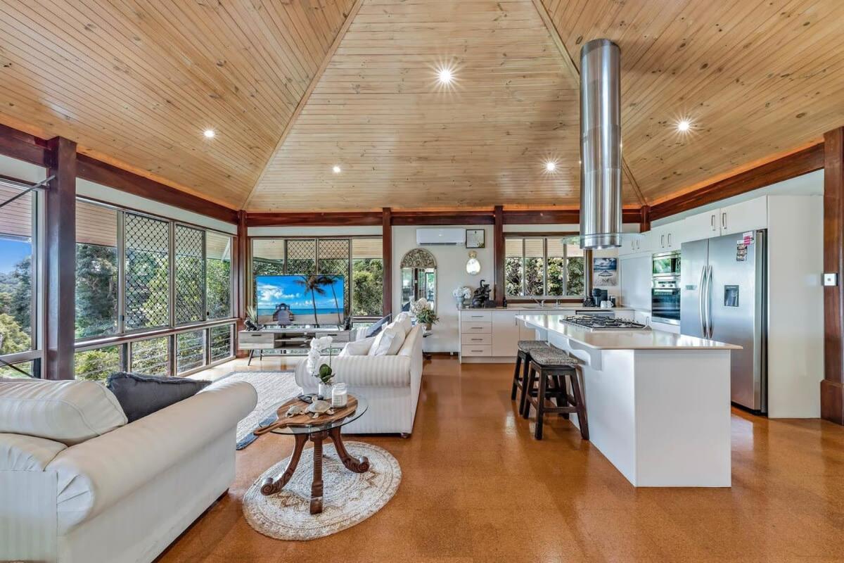Idyllic Whitsunday With Amazing Views Holiday home