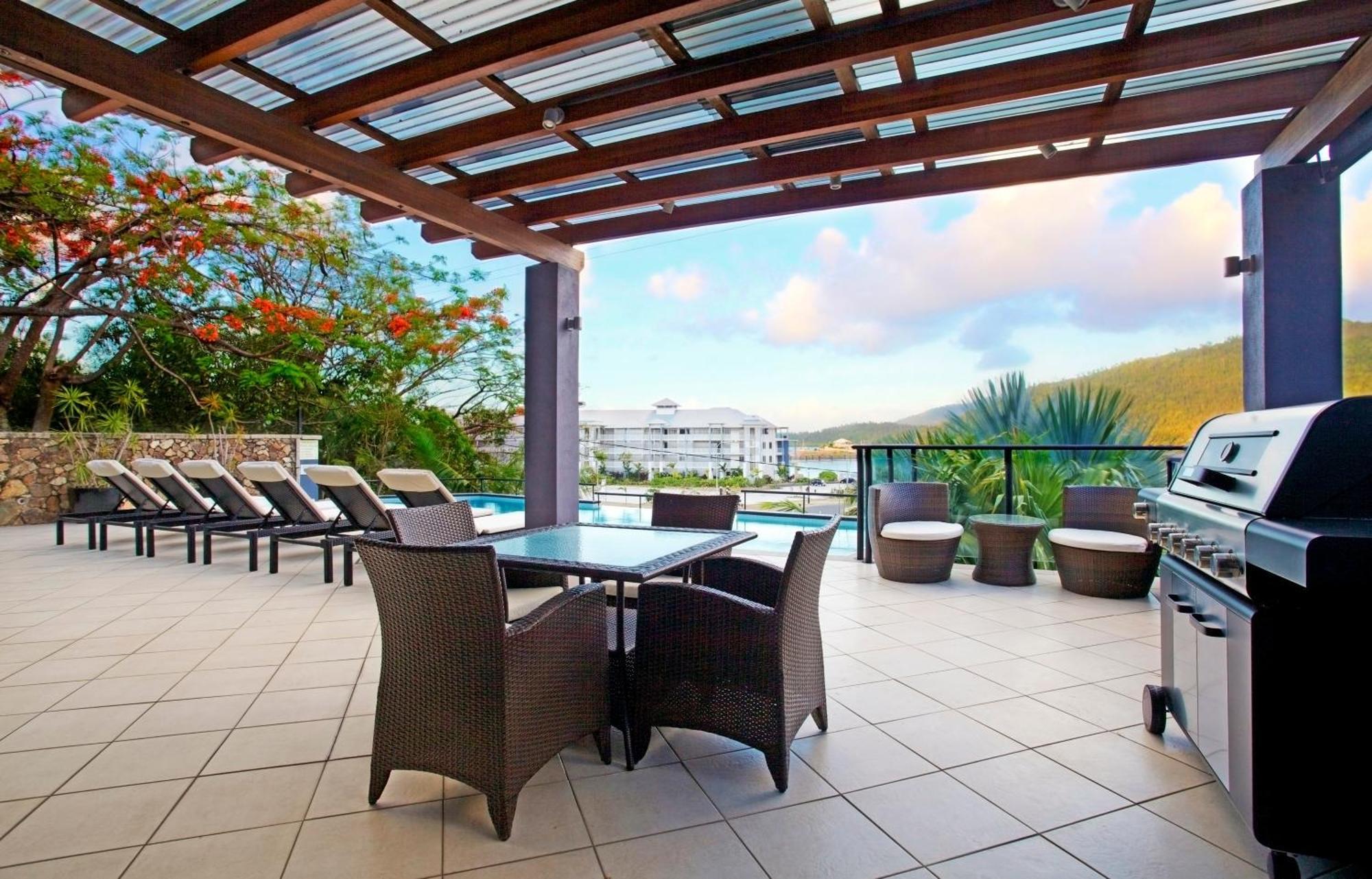 At Waterfront Whitsunday Retreat - Adults Only