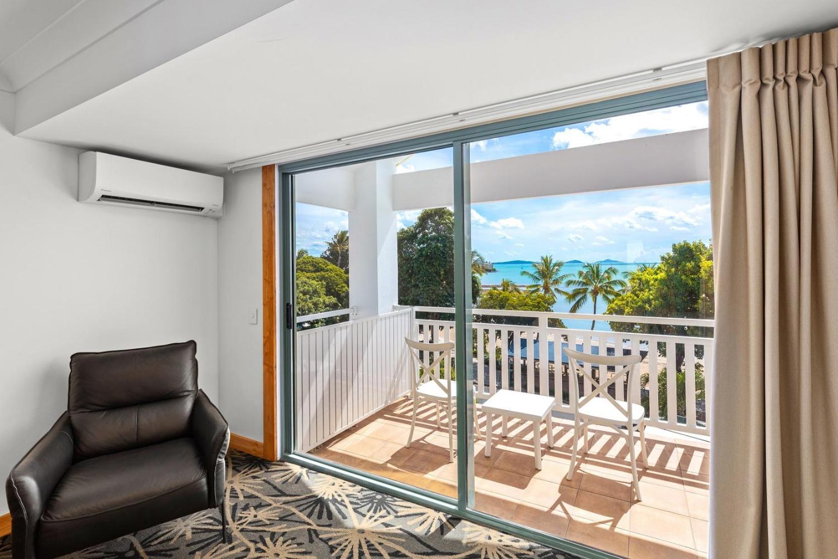 Airlie Hotel 4*