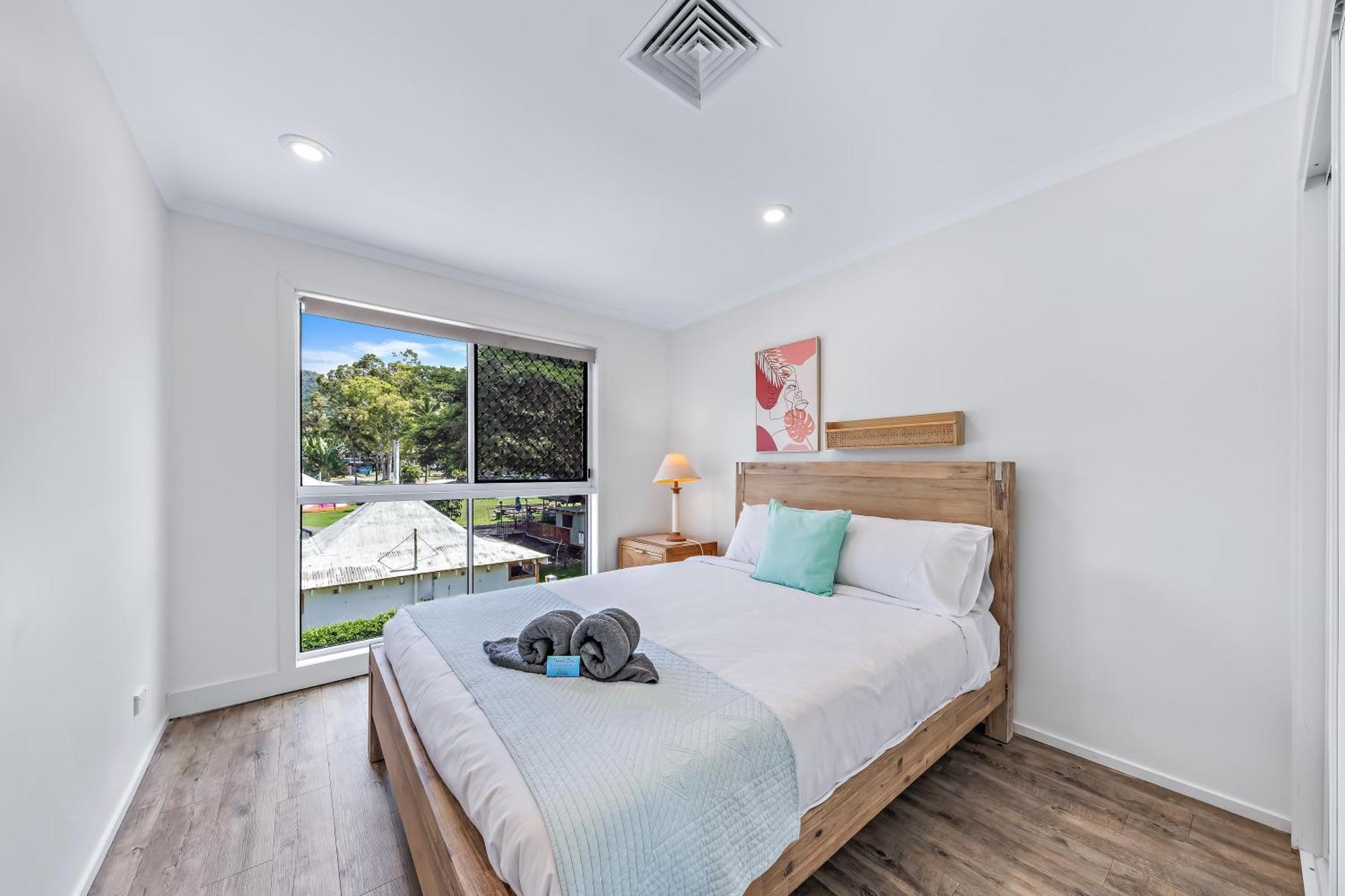 Blue Lagoon Airlie