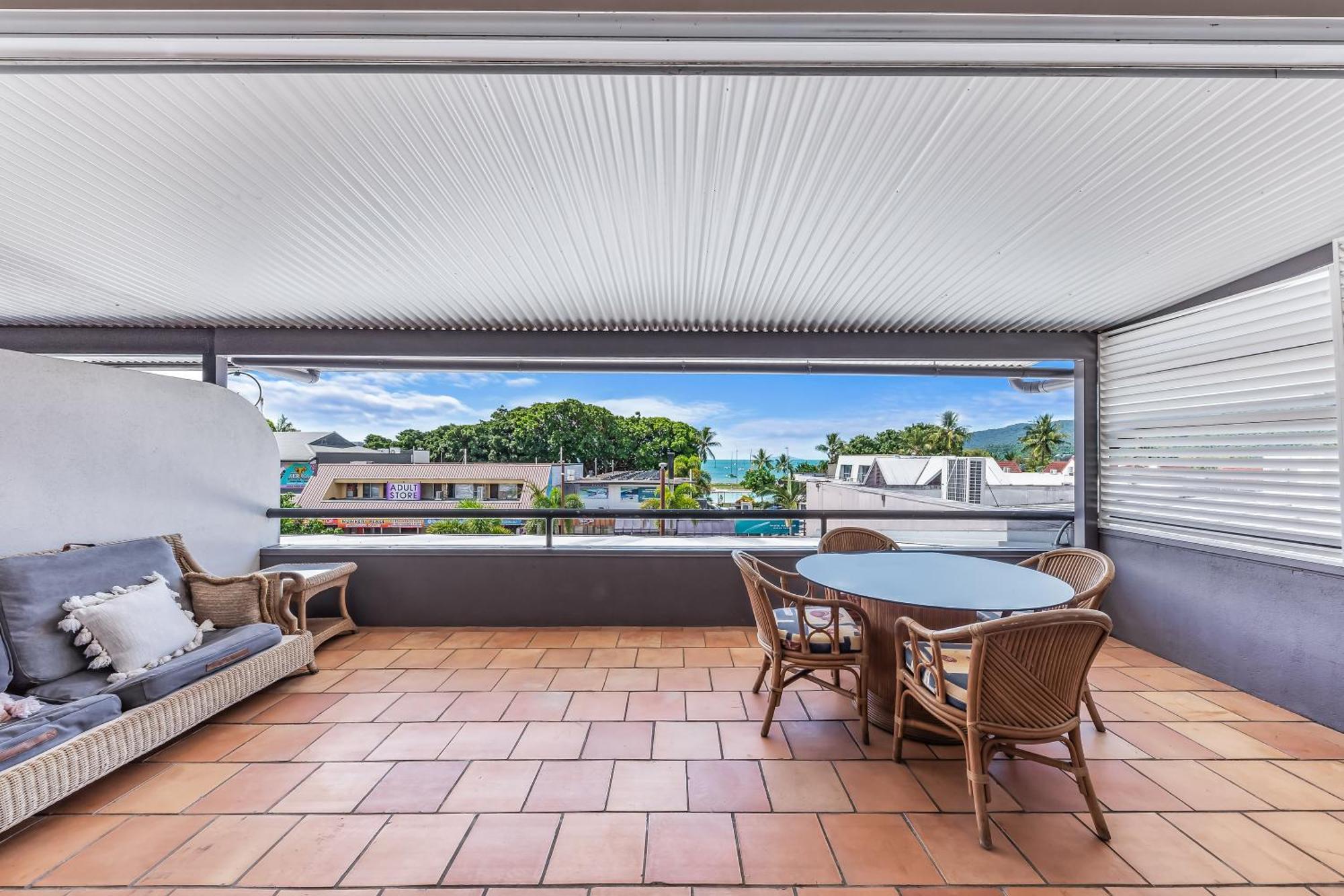 Blue Lagoon Airlie * Airlie Beach