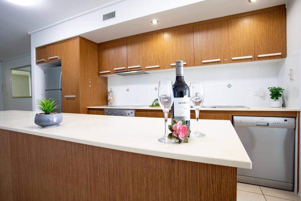 Apartment Seaviews At Searene, Spacious, Pool & Free Wifi *
