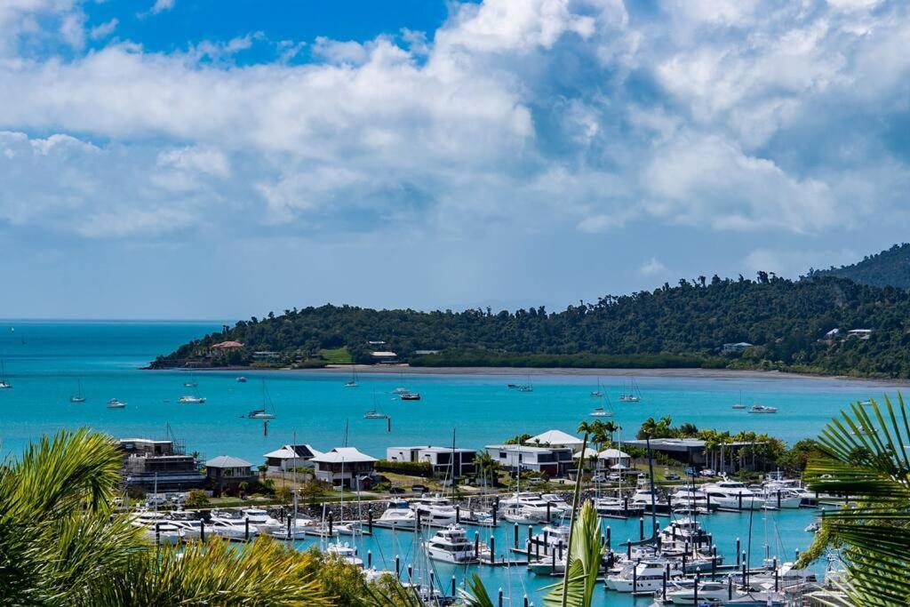 Sea Whisper On Airlie Apartment