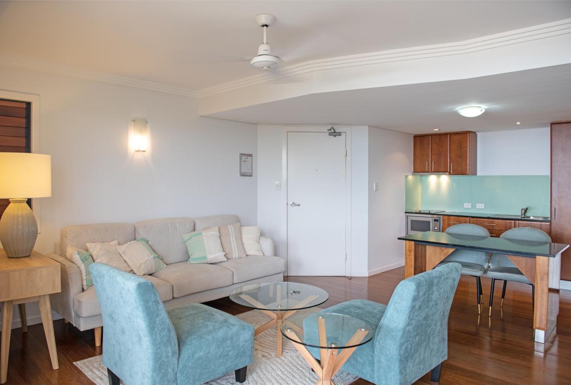 Pinnacles Apartment