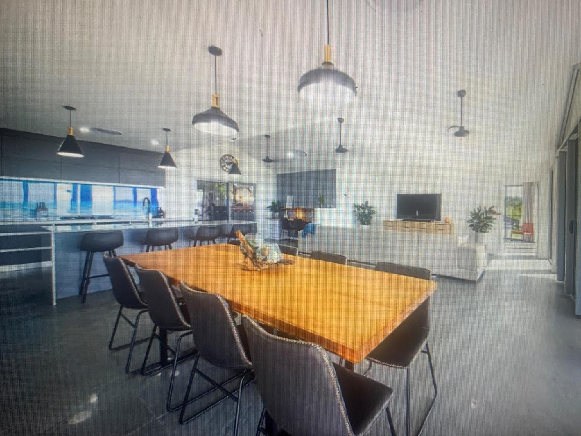 Holiday home One Airlie - Beyond Comparison *