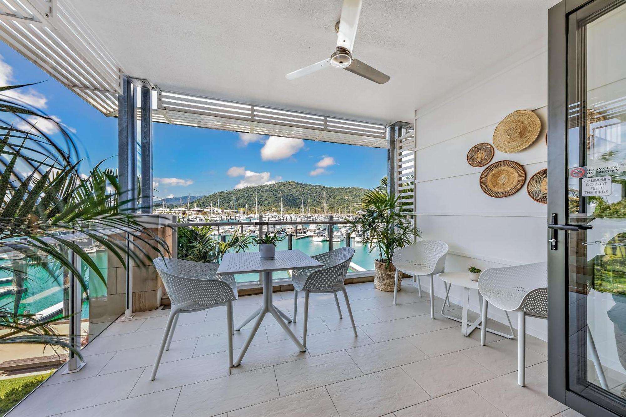 Airlie Breezes At The Boathouse Airlie Beach