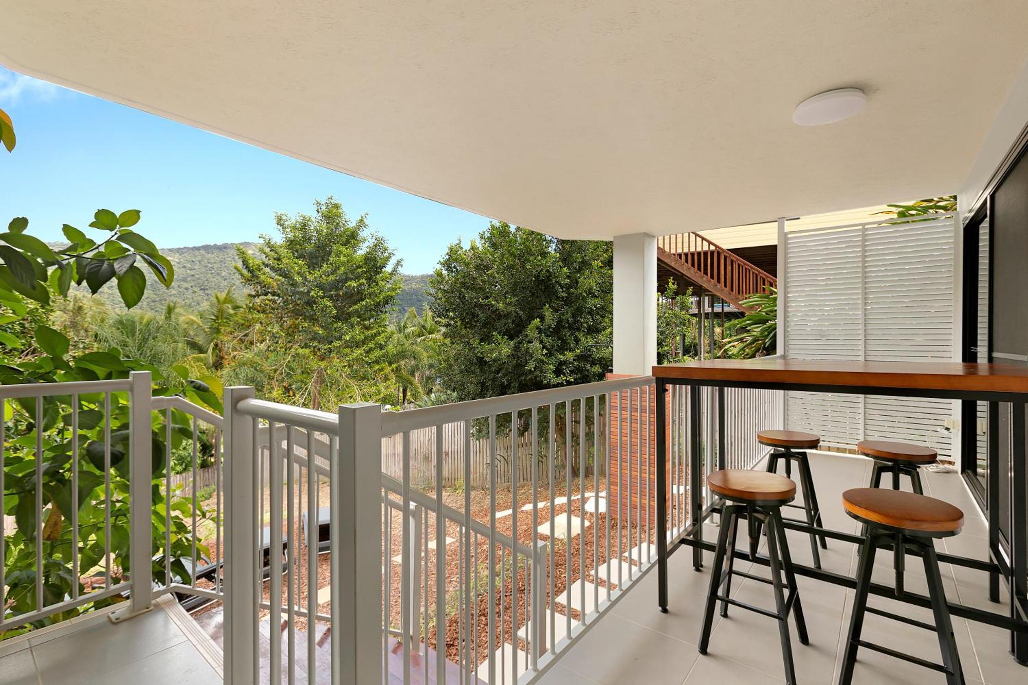 The Heart - Airlie Apartment